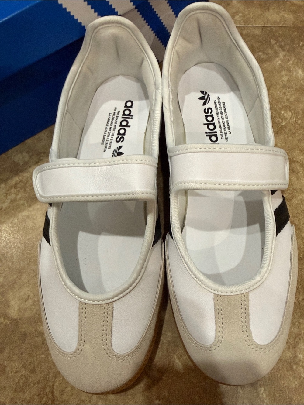 Adidas Samba Jane 8.5 NWT - Picture 2 of 5